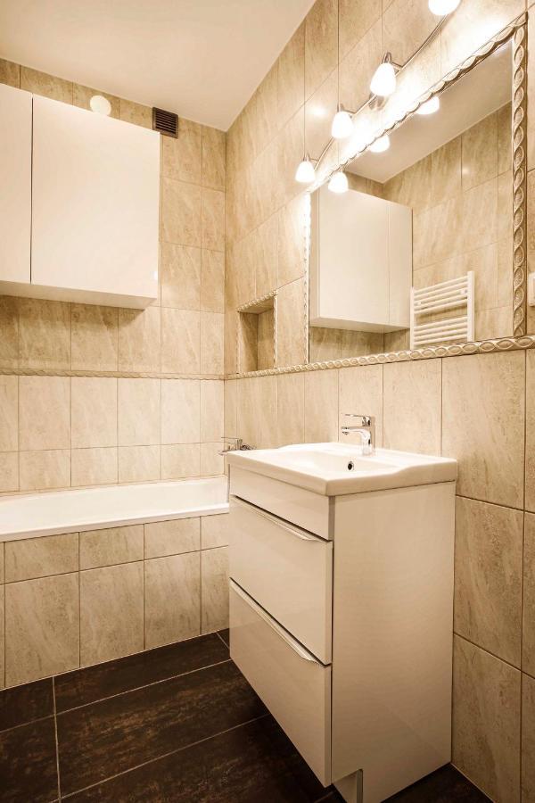 2-Room Apartment With Kitchen, Heart Of Cracow Old Town كراكوفيا المظهر الخارجي الصورة